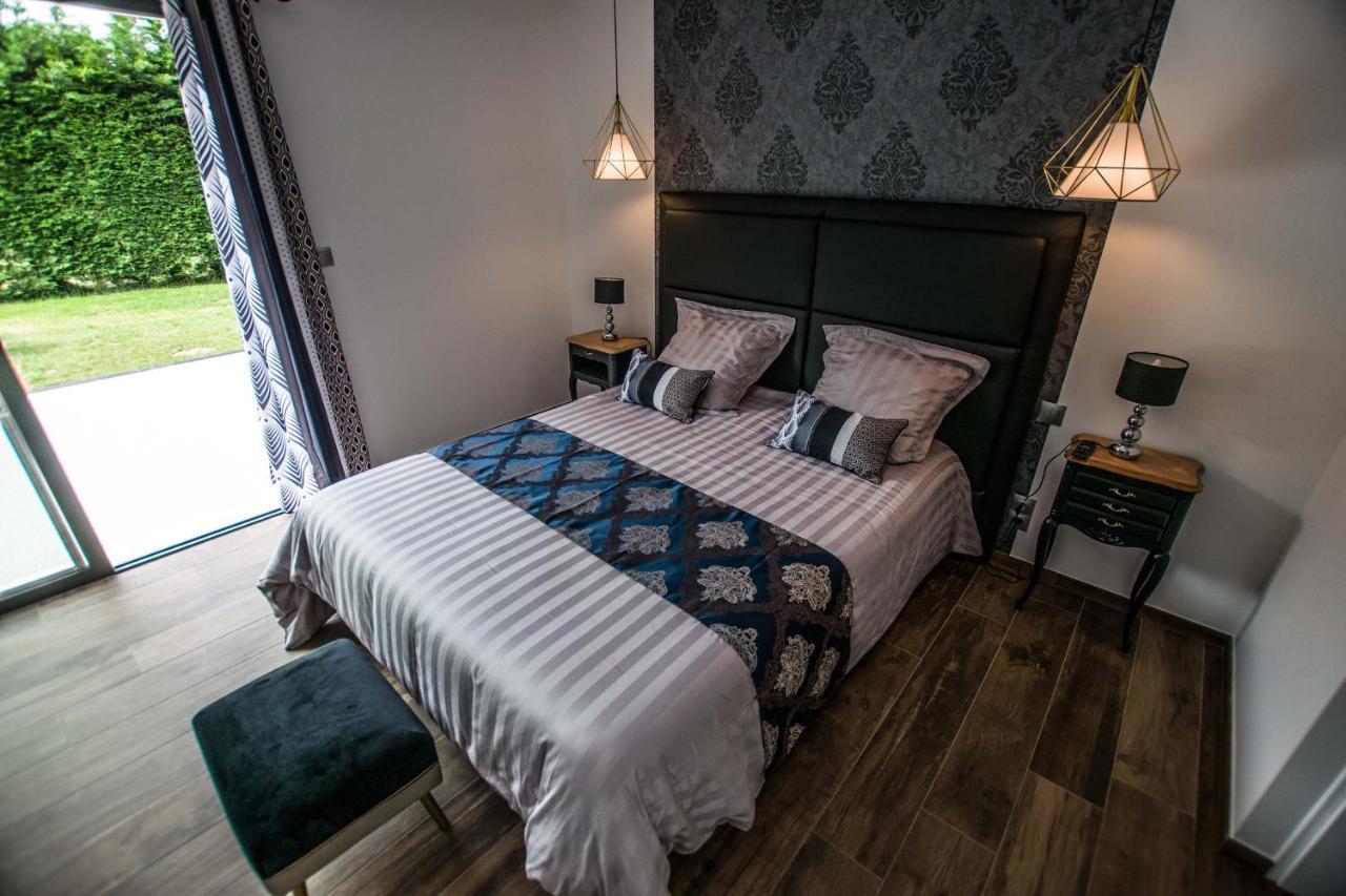 Les Cuves - Saintes Bed & Breakfast Chaniers Exterior foto