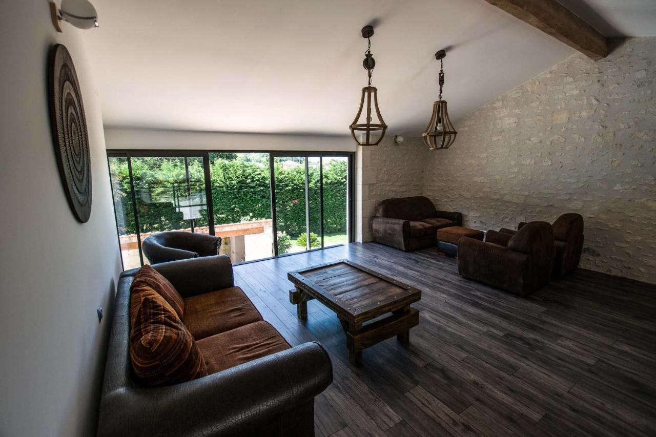 Les Cuves - Saintes Bed & Breakfast Chaniers Exterior foto