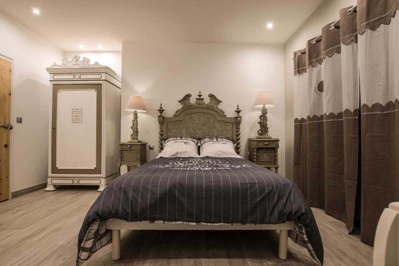 Les Cuves - Saintes Bed & Breakfast Chaniers Exterior foto