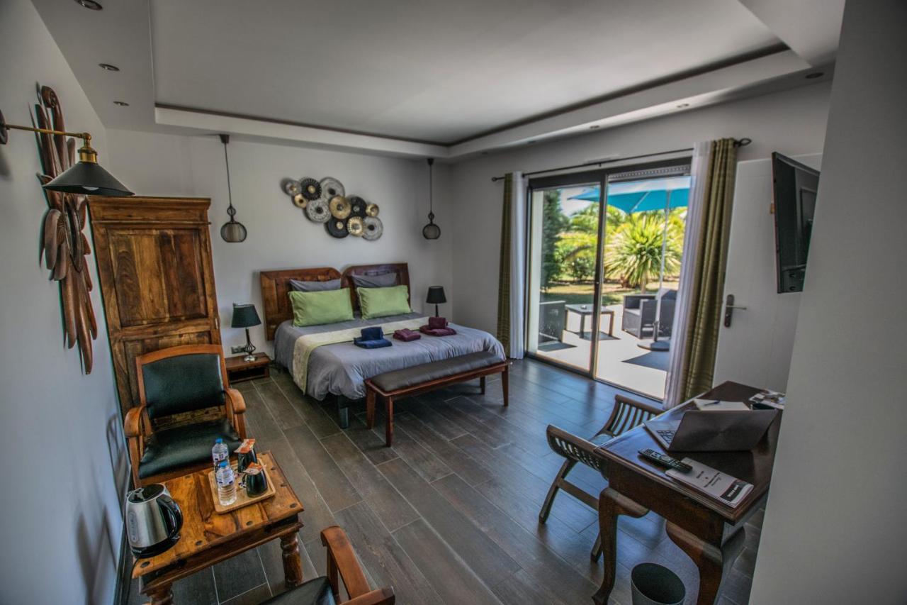 Les Cuves - Saintes Bed & Breakfast Chaniers Exterior foto