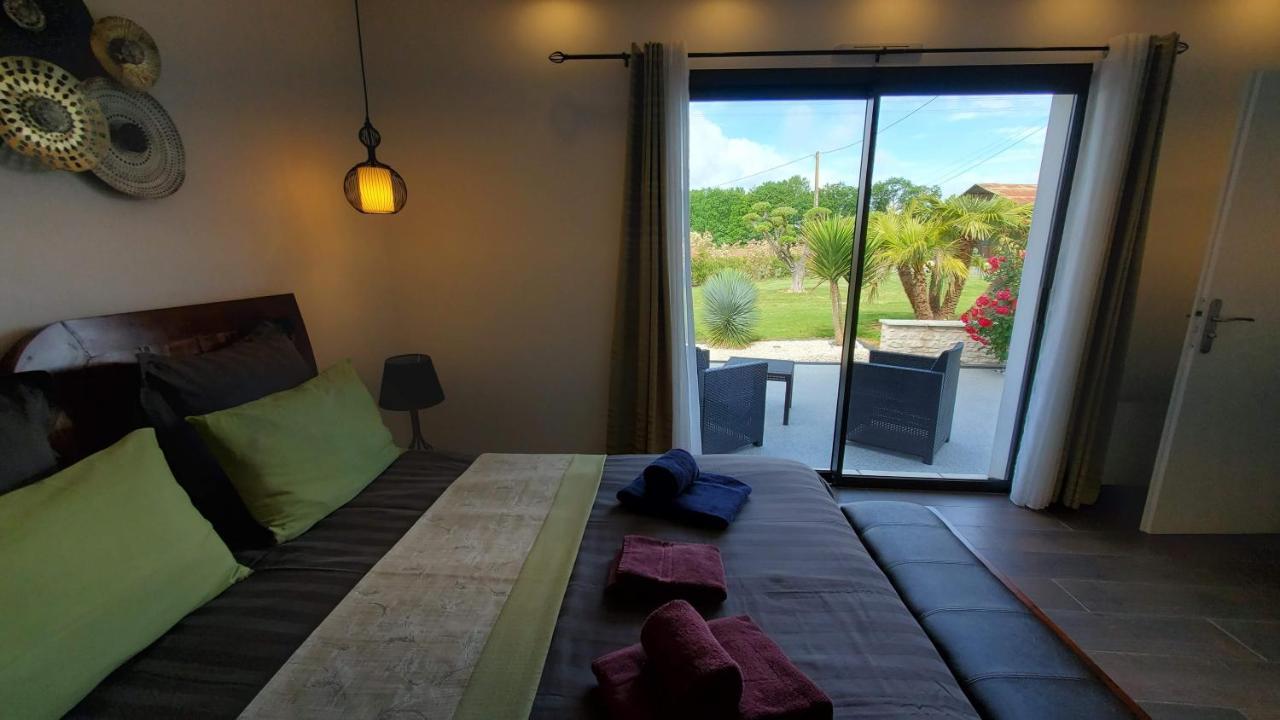 Les Cuves - Saintes Bed & Breakfast Chaniers Exterior foto