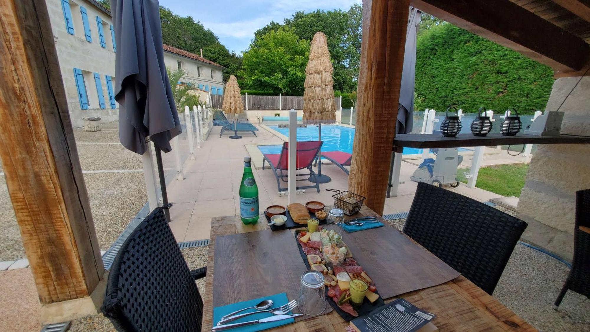 Les Cuves - Saintes Bed & Breakfast Chaniers Exterior foto